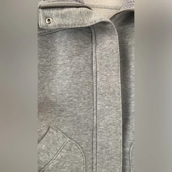 Puma light gray shacket size XS - Picture 8 of 12